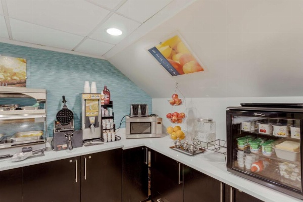 Best Western Plus Brooklyn Bay Hotel image 17